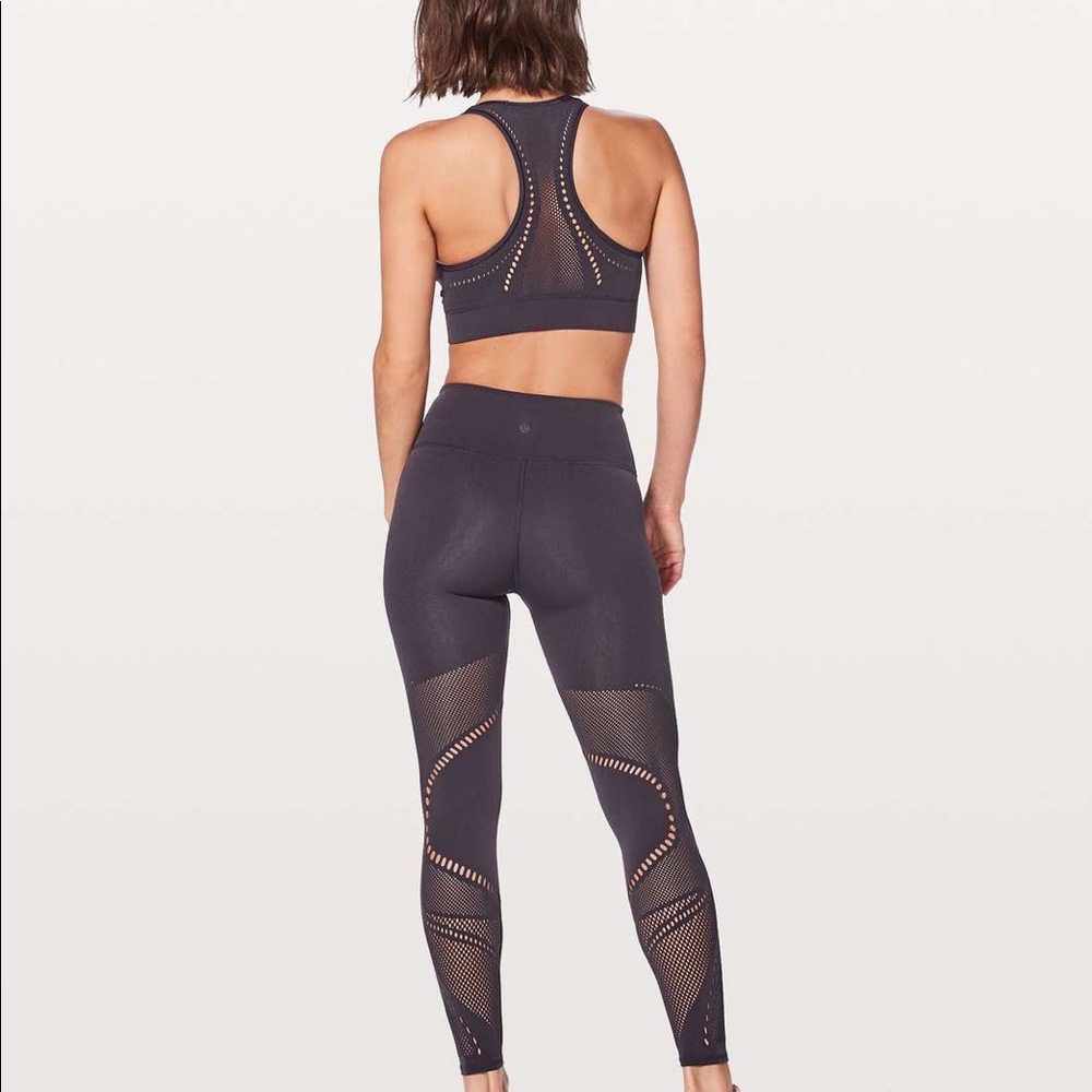 Lululemon Reveal 7/8 legging in boysenberry